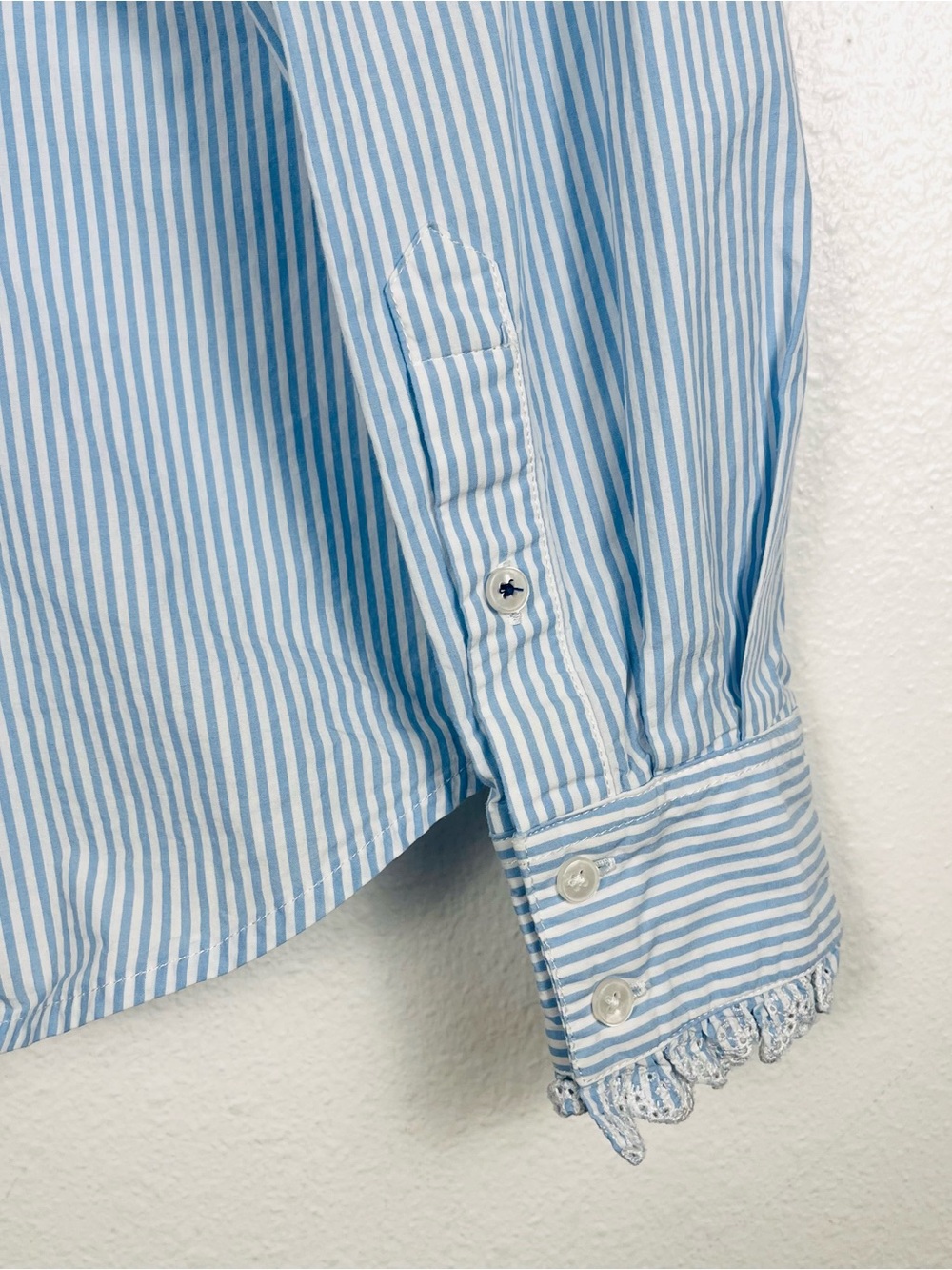 Boden Blue & White Pinstripe Ruffle Eyelet Button-Down Phoebe Blouse Top Size 8 - Picture 6 of 7